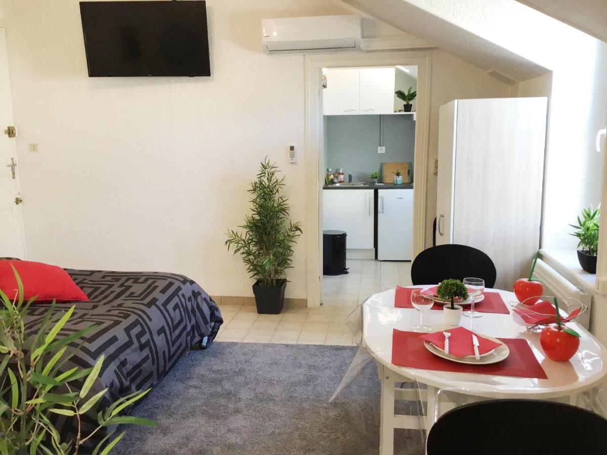 Sun, Parking, Centre , Proche Sanctuaires Apartment Lourdes